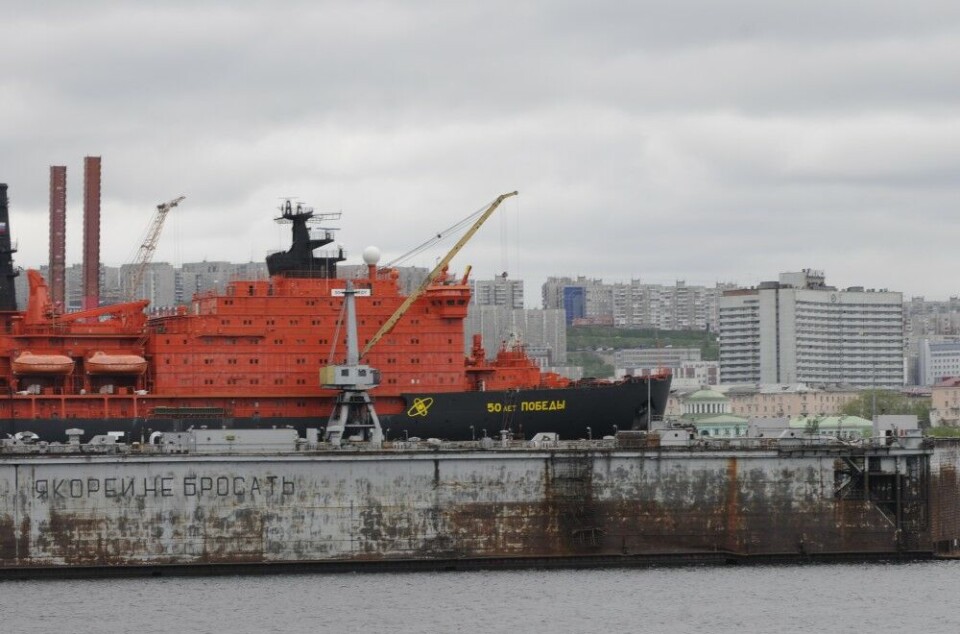 The older nuclear-powered icebreaker “50 let Pobedy” is here docked in the central harbour of Murmansk. Newer, and much larger, Project 22220 icebreakers do not have any floating dock in the Russian Arctic where they can dock for hull-inspections and repair.