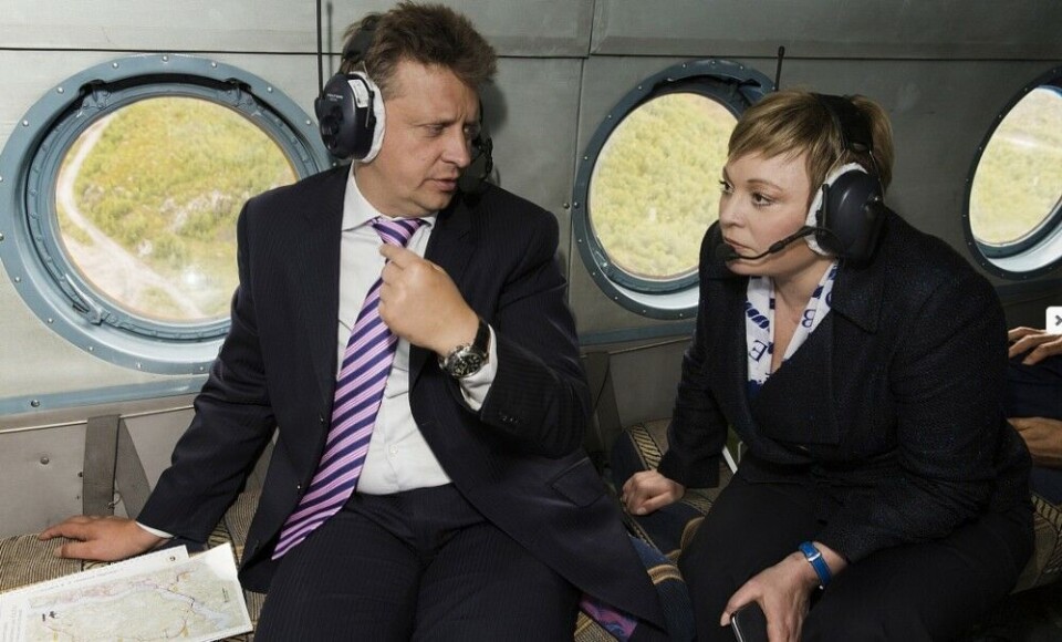 Transport Minister Maksim Sokolov and Governor Marina Kovtun view construction of Murmansk Transport Hub from above. Photo: gov-murman.ru
