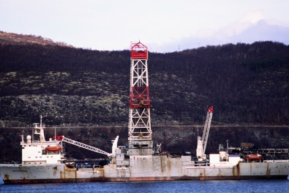A 1989 photo of drillship “Valentin Shashin” in the Kola Bay. Photo: Thomas Nilsen