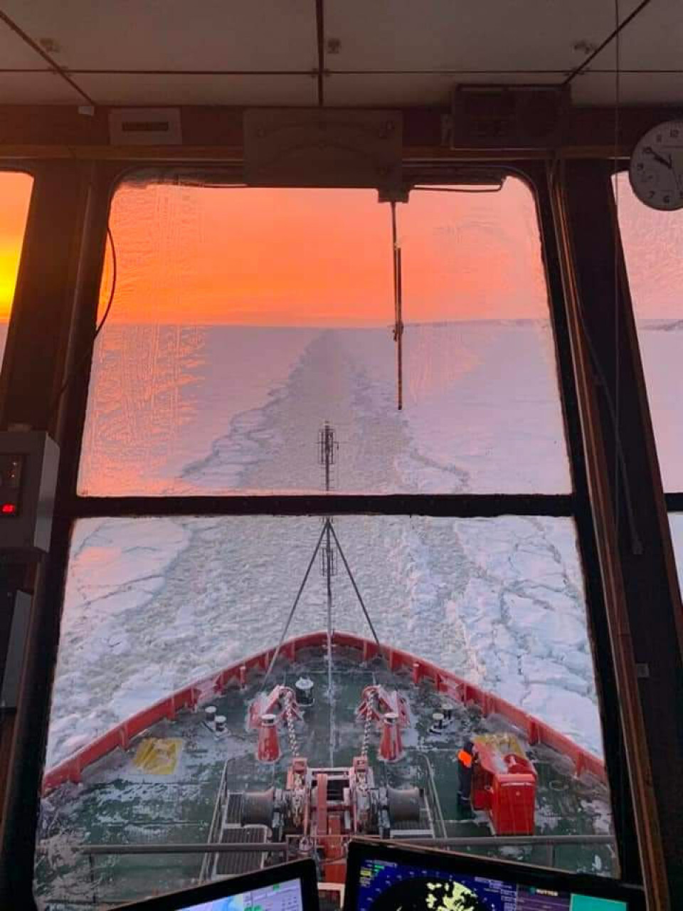 The Kigoriak escorted the Sparta III down the Yenisey River, but appears to have failed to make it through the Yenisey Bay and into the Kara Sea. Photo from 12th December by Rosoboronlogistika