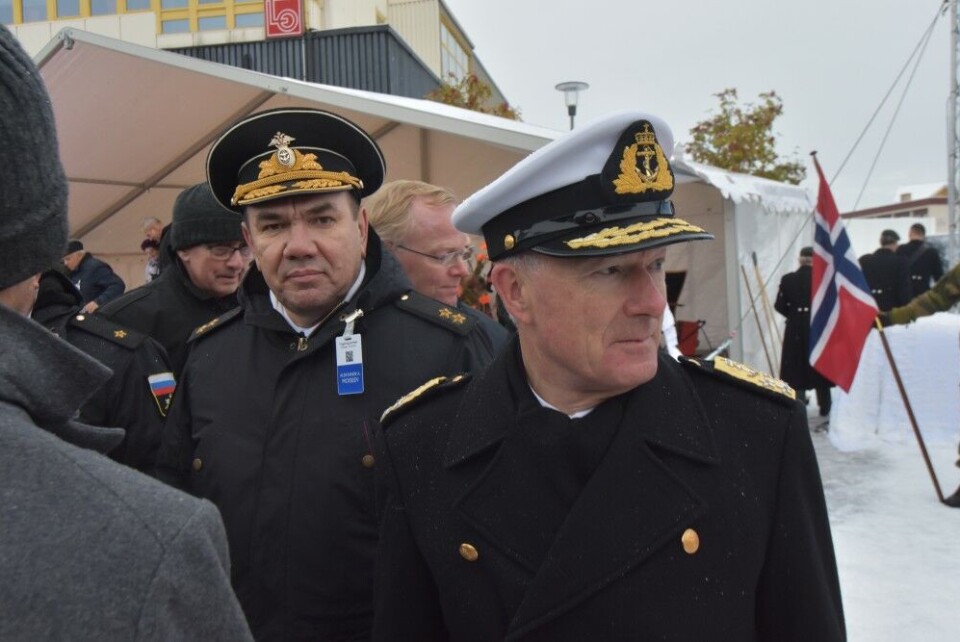Commander of the Russian Northern Fleet Vice-Admiral Aleksandr Moiseyev (left) and Norway’s Chief of Defense Admiral Haakon Bruun-Hanssen in Kirkenes on October 25th. Photo: Thomas Nilsen