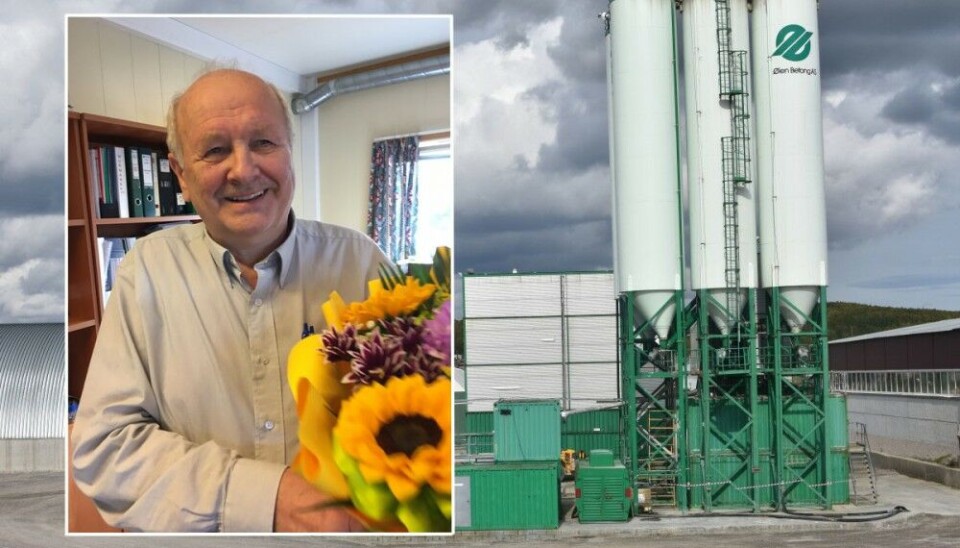 Atle Berge was welcomed back to his concrete production plant in Murmansk by colleagues with a big bouquet of flowers. Photos: Anna Belskaya / Thomas Nilsen