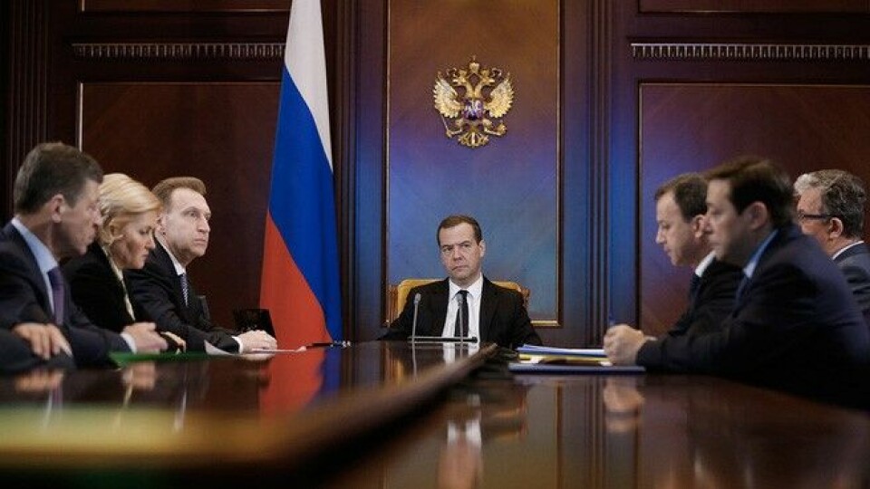 Serious faces around the government table as the Russian economy continues down. Photo: government.ru