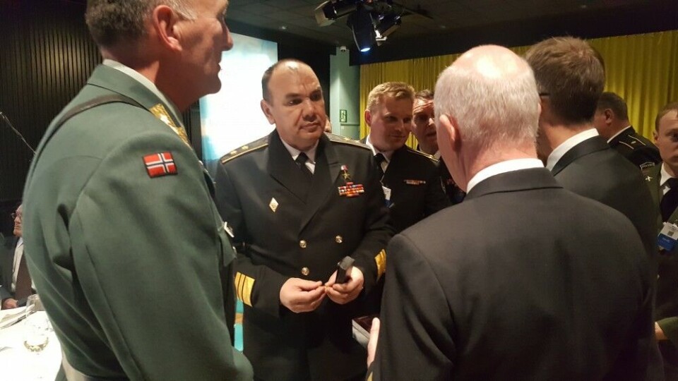 Friendly talks: Russian Northern Fleet Vice-Admiral Aleksandr Moiseyev (in the middle), Commander at the Norwegian Joint Headquarters Lieutenant General Rune Jakobsen (left) and Norway’s Chief of Defense Admiral Haakon Bruun-Hanssen (right). Photo: Thomas Nilsen