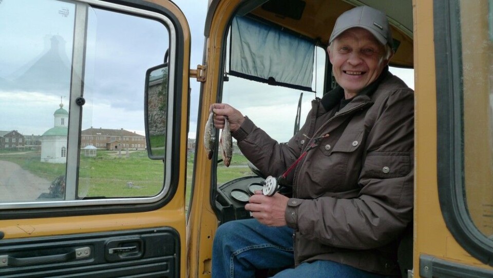 Чтобы достичь пенсионного возраста водителю автобуса Владимиру придется проработать дополнительно пять лет. Фото: Томас Нильсен