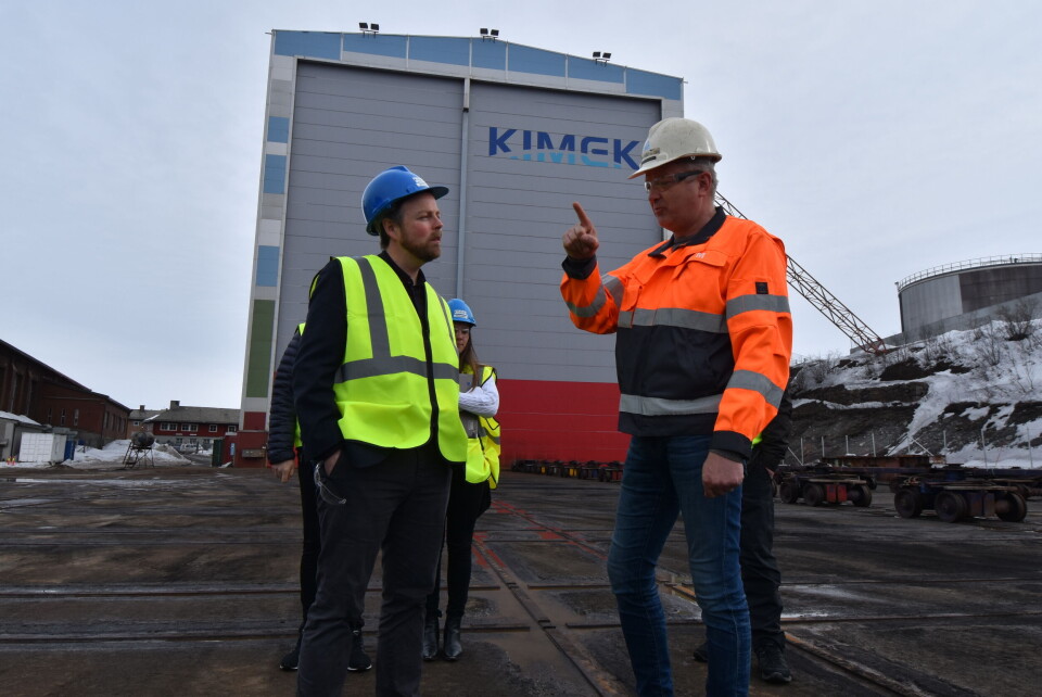 KIMEK Director Greger Mannsverk tells Minister Torbjørn Røe Isaksen how to do business with Russia in the north. Photo: Thomas Nilsen