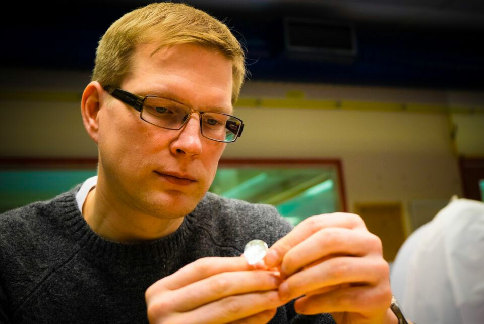 Samuel Valkeapää is teacher of silverwork at the Sámi Education Institute. Photo: Vesa Toppari / Yle