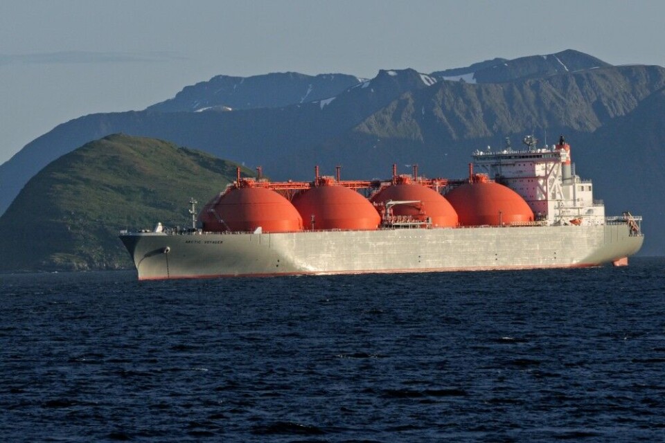 LNG tanker “Arctic Voyager “on Norway’s Barents Sea coast. Photo: Thomas Nilsen
