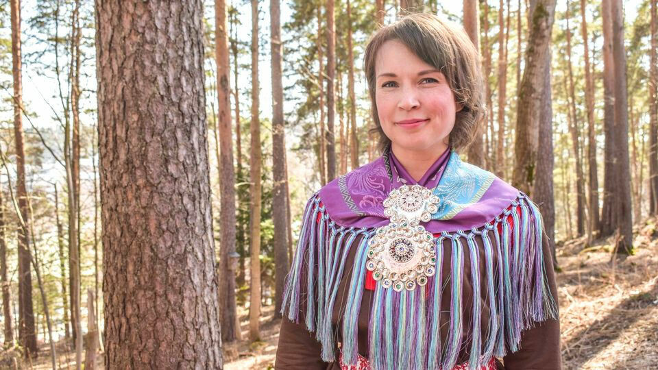 Curator Áile Aikio from the Sámi Museum Siida says that Viidon sieiddit will give a spectator new ideas during every visit to the exhibition. Photo: Nadja Mikkonen / Yle