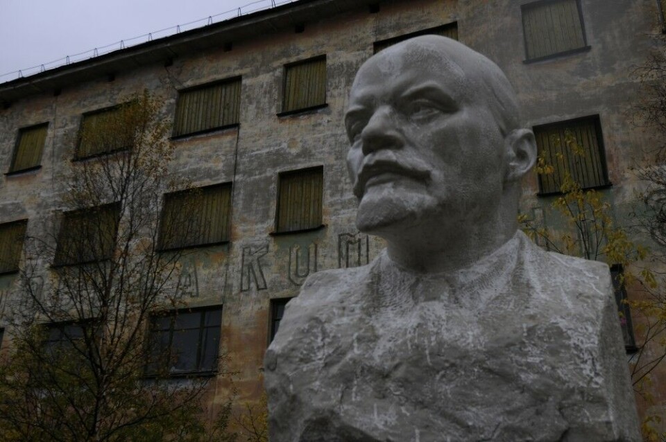 Bust of Lenin in the military ghost town of Korzunova on the Kola Peninsula. Click on the image for more photos. Photo: Thomas Nilsen