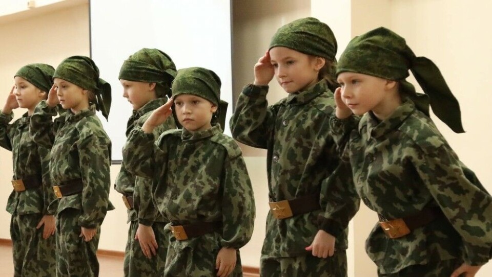 Children from Arkhangelsk salute regional governor Orlov as he this week visited Mirny, the military town in Arkhangelsk Oblast. Photo: Dvinaland.ru