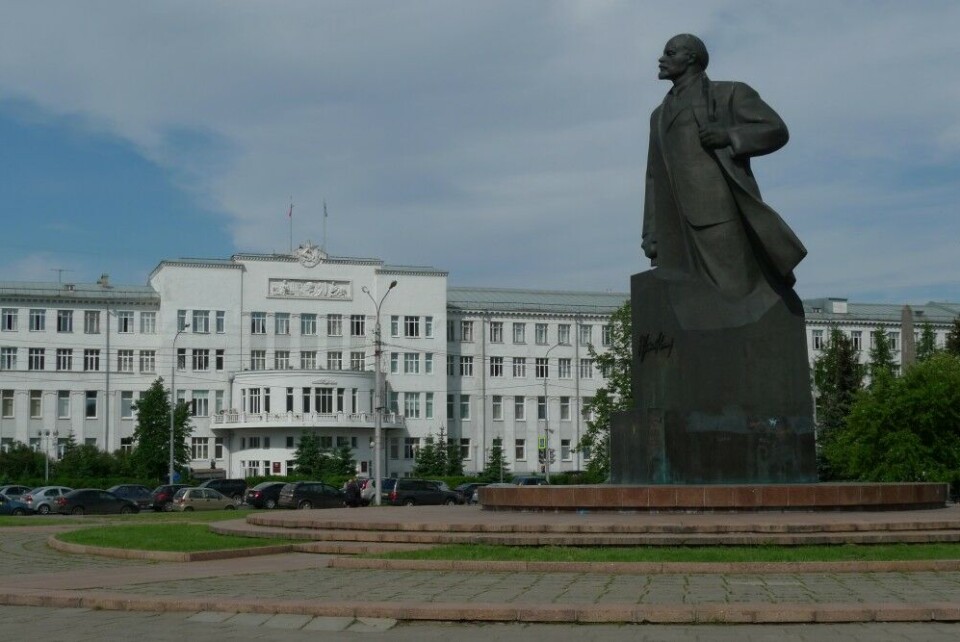 Lenin in front of the Regional Duma in Arkhangelsk. Photo: Thomas Nilsen