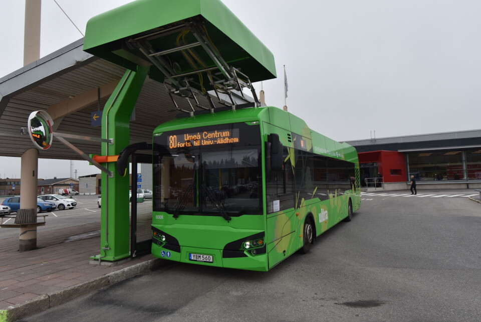 The numbers of battery-powered buses are increasing with thousands per week and even more so for electric cars. Here is a charger for electric buses at Umeå airport in northern Sweden. Photo: Thomas Nilsen