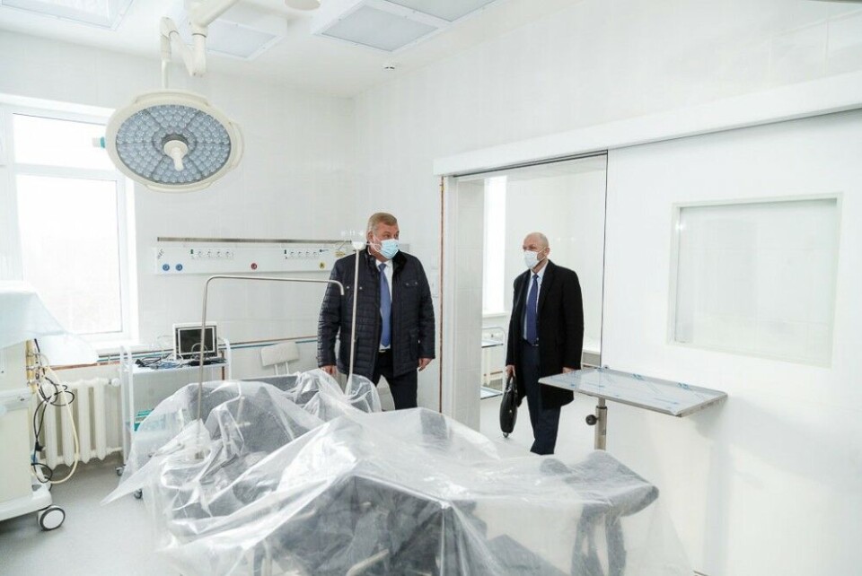 Governor Sergey Gaplikov takes look at a local hospital in regional capital Syktyvkar. The Komi Republic is among the Russian regions worst hit by the coronavirus. Photo: rkomi.ru
