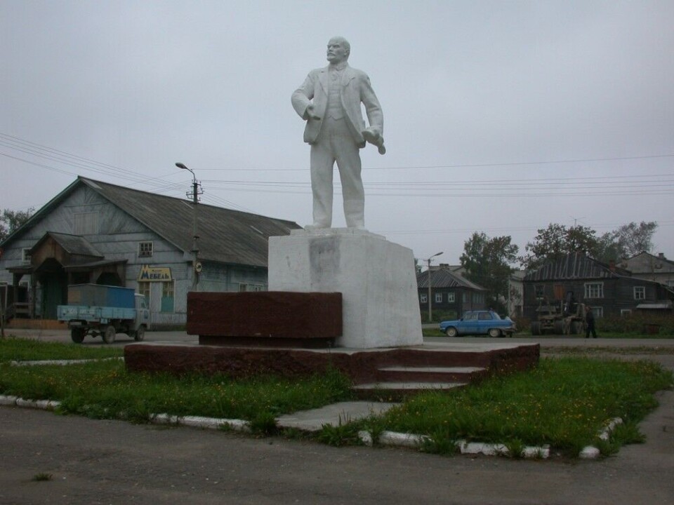Lenin monument on the square in Kargopol, Arkhangelsk Oblast. Photo: Bjørn Frantzen