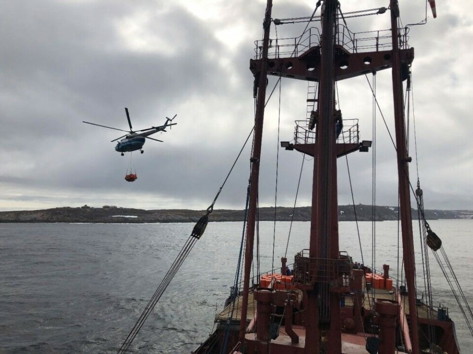 Delivery of supply to Arctic meteorological station at Svyatoy Nos. Photo: Sevmeteo.ru