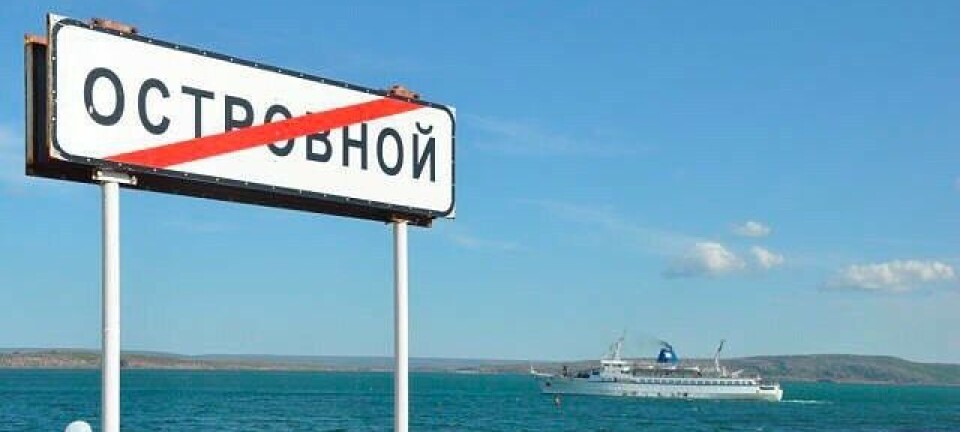 Closed military town on Kola coast loses lifeline to base