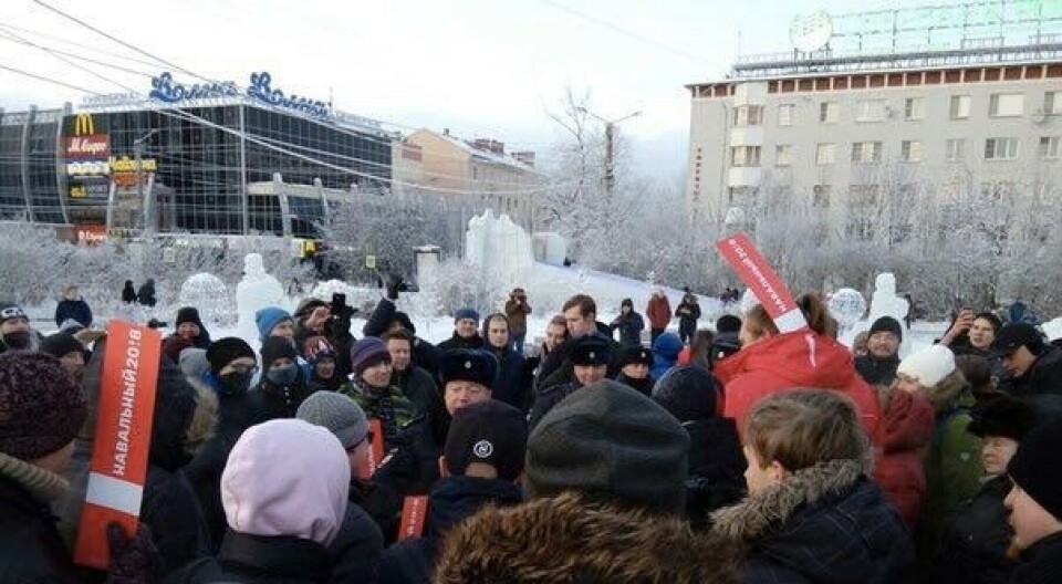 Полиция вмешивается в мурманский митинг. Фото: Виолетта Грудина