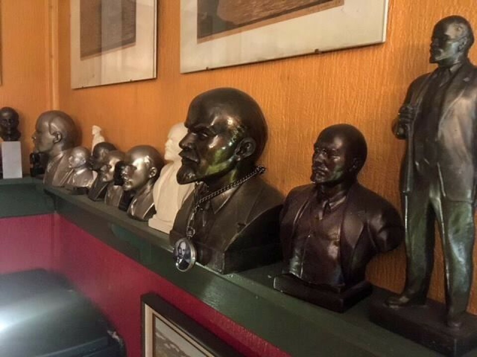Lenin(s) on the wallshelf in Nesseby, Norway. Photo: Thorbjørn Bjørkli
