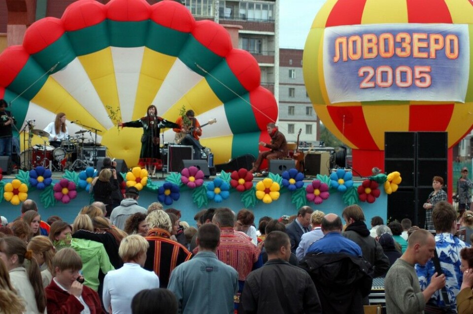 Big festivities with Mari Boine on stage at the opening of Kola Sami Radio in 2005. Photo: Thomas Nilsen