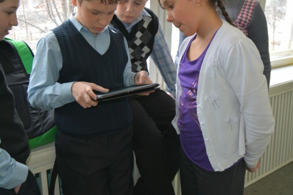 Pupils can no longer go online privately searching for alternative information during school hours. Photo: Thomas Nilsen