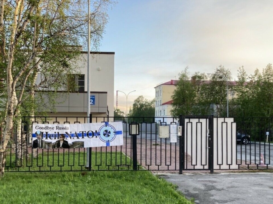 Someone put up a banner in front of the Finnish consulate in Murmansk. Photo: vk.com/murmansk51