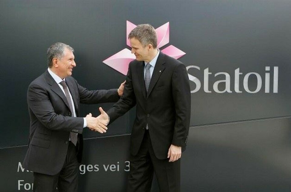 Rosneft is one of the companies bidding for licenses in Norwegian Arctic waters. Here Rosneft President Igor Sechin with former Statoil CEO Helge Lund. Photo: Rosneft.ru