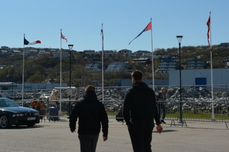 Sailors in the Kirkenes Seaport. Photo: Atle Staalesen