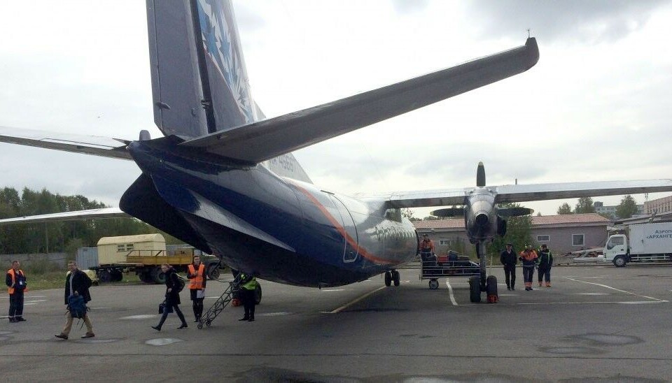 Aircraft An-24 lands in the Russian North. Photo: Atle Staalesen