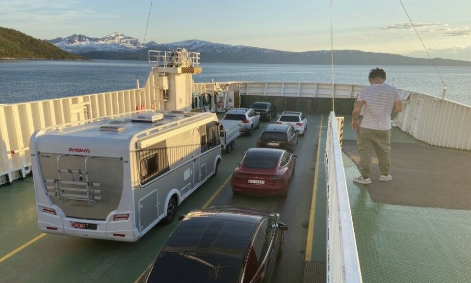 Ferry between Skarberget and Bognes under the Midnight sun. Photo: Thomas Nilsen