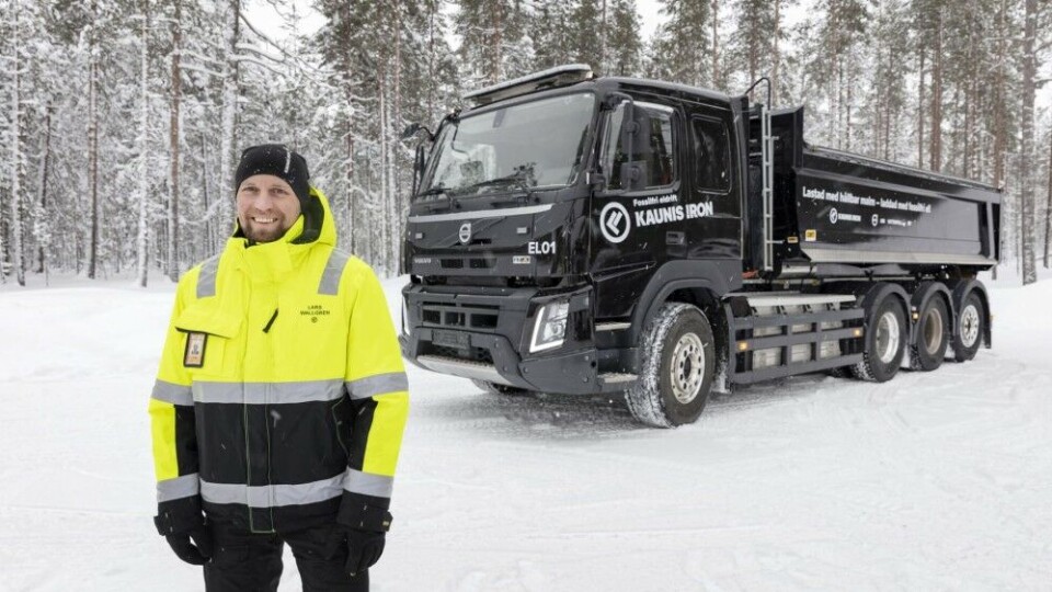 Lars Wallgren shows the battery-electric Volvo FMX to be tested this winter in northernmost Sweden. Photo: Kaunis Iron