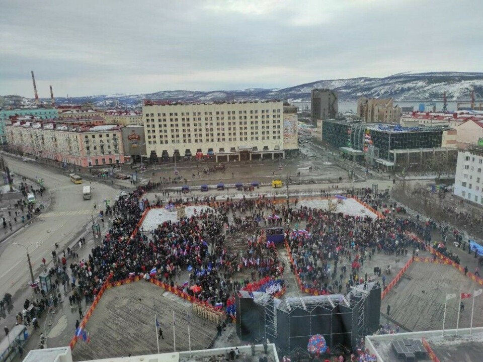 Murmansk officials claim that 6,500 people gathered for the rally on the five-corner square downtown Murmansk on Friday. Photo courtesy Blogger51