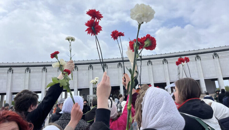 Демонстрация цветов 9 мая, в День Победы, была организована женами, матерями, сестрами и детьми мобилизованных солдат, отправленных на войну в Украину. Фото из Telegram-канала «Путь домой»