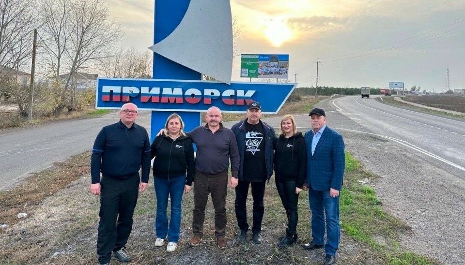 Luybov Cherepanova (second from left) is top political representative of the north Russian Pechenga municipality. In November she was part of a Murmansk government delegation to the occupied Ukrainian 'friendship town' of Primorsk. Photo: Cherepanova on social media VK