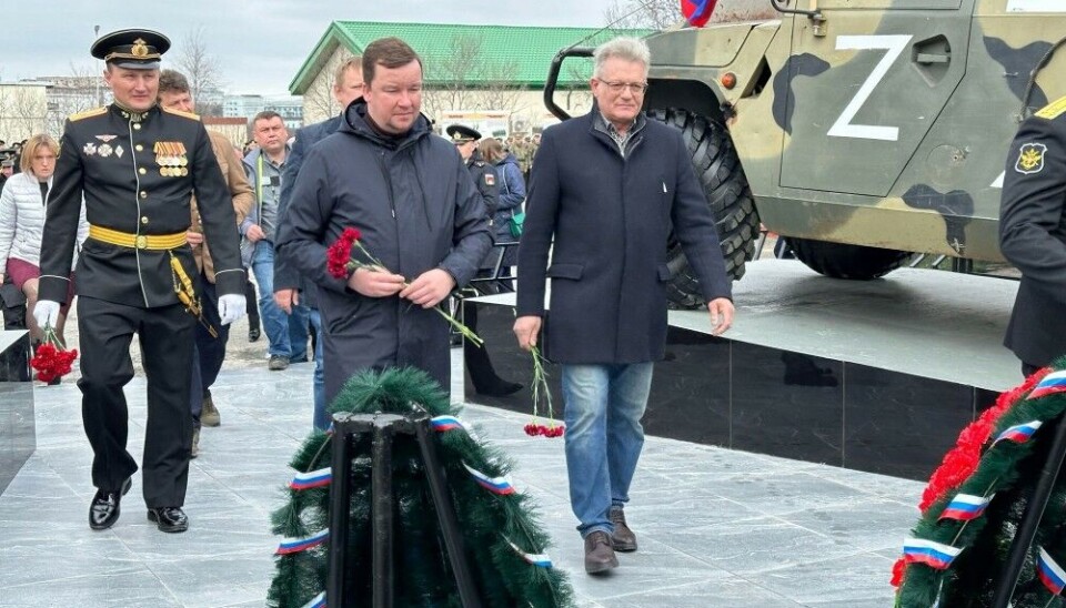 Zaozersk Mayor Aleksei Penshin officially open the new local memorial for military truckers. Photo: Penshin’s VK page
