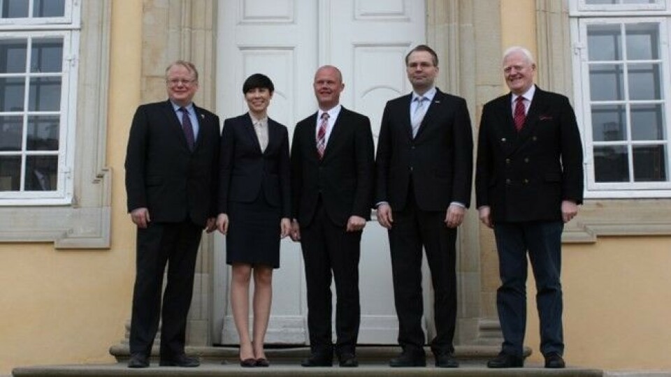 Peter Hultqvist, Ine Eriksen Søreide, Peter Christensen, Jussi Niinistö og Arnor Sigurjóns. Photo: Forsvarsministeriet