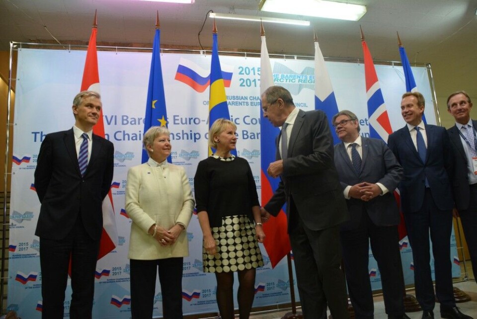 Nordic ministers and Sergey Lavrov. Photo: Atle Staalesen