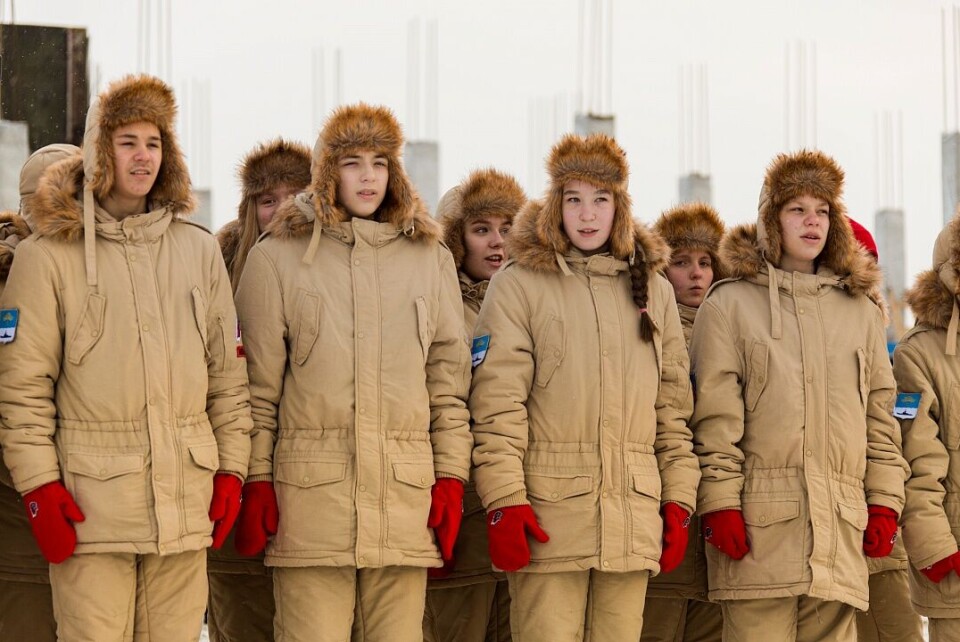 Kids from Yunarmiya, the military youth movement, took part in the construction launch of the new school. Photo: gov-murman.ru