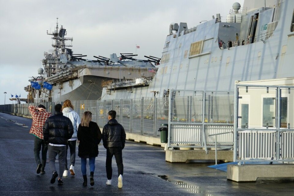 The amphibious assault ship “Iwo Jima” and the amphibious transport dock “New York” at port in Reykjavik ahead of exercise Trident Juncture in 2018. Photo: Thomas Nilsen