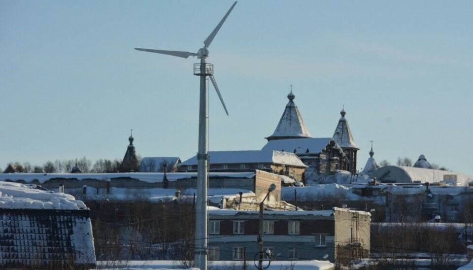 Wind turbine in Murmansk City. Photo: Atle Staalesen