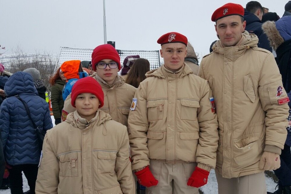 Andrey (15), Dmitriy (16) and Alexey (16) are from Arkhangelsk, Severodvinsk and Novodvinsk. Sergey Tagaev (34) to the right is leader of ‘Young Army’ in Arkhangelsk region. Photo: Thomas Nilsen