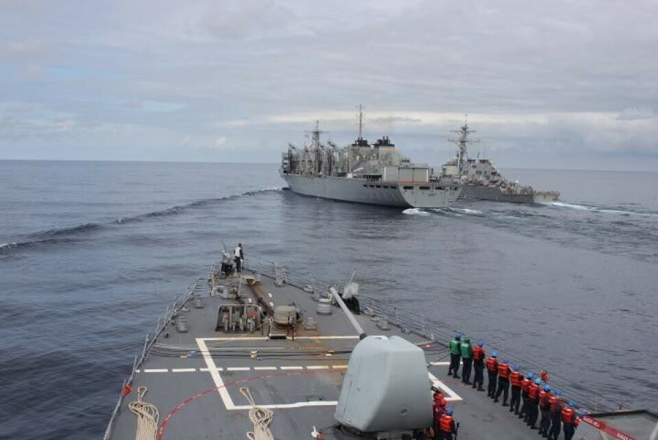 The destroyer USS Donald Cook, the USNS SUPPLY (T-AOE 6) and the USS Porter sailing the Norwegian Sea on May 1st. Photo: U.S. Navy / Yeoman Third Class Anthony Nichols