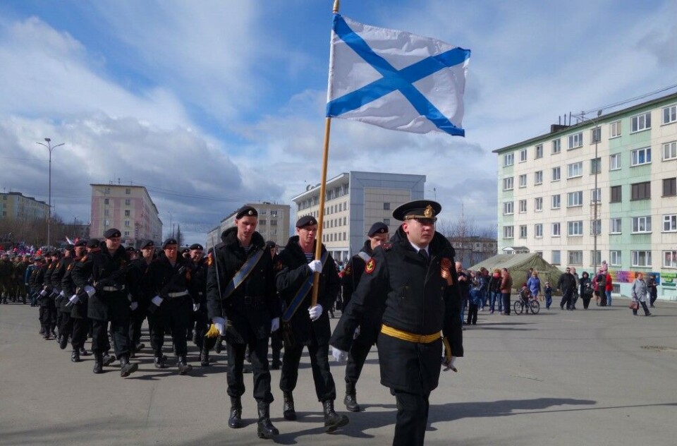 Soldiers on parade in Zapolyarny. Photo: Atle Staalesen