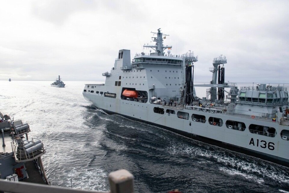 This photo was taken September 5 in the Norwegian Sea as the Arleigh-Burke class guided-missile destroyer USS Ross (DDG 71) conducts a refueling at sea with the British RFA Tidespring (A136) replenishment tanker, and Royal Navy frigate HMS Sutherland (F81). Photo: Christine Montgomery / U.S. Navy