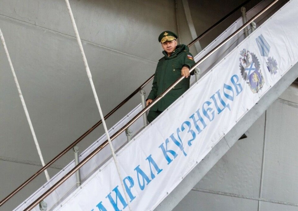Shoigu’s trip to the Kola Peninsula included visit to aircraft carrier Admiral Kuznetsov. Photo: mil.ru
