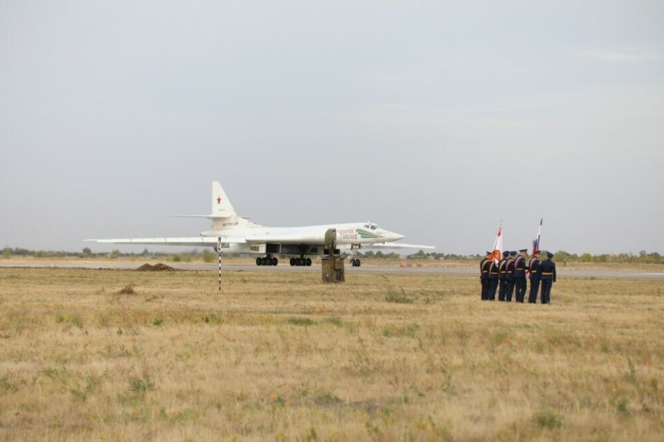 Торжественная встреча после 25-часового полета. Фото: Минобороны России.