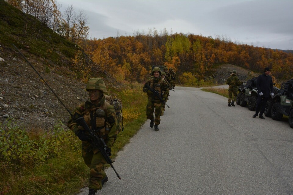Solders on the march in the Porsanger Garrison. Photo: Atle Staalesen