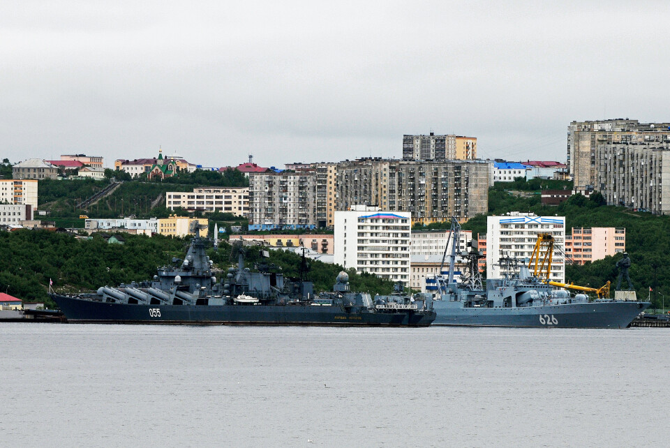 The large missile cruiser “Admiral Ustinov” (left) at port in Severomorsk. Photo: Thomas Nilsen