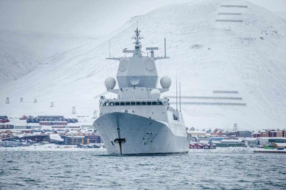 The frigate “KNM Thor Heyerdahl ” at anchor outside Longyearbyen on October 23. Photo: Helene Synes / Norwegian Navy