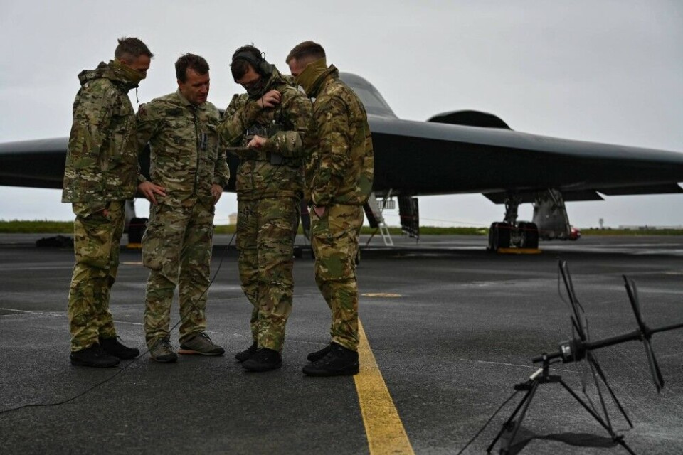 Crew making ready for B-2 flight. Three of the American stealth bombers are currently deployed to Keflavik airport on Iceland. Photo: US Air Force